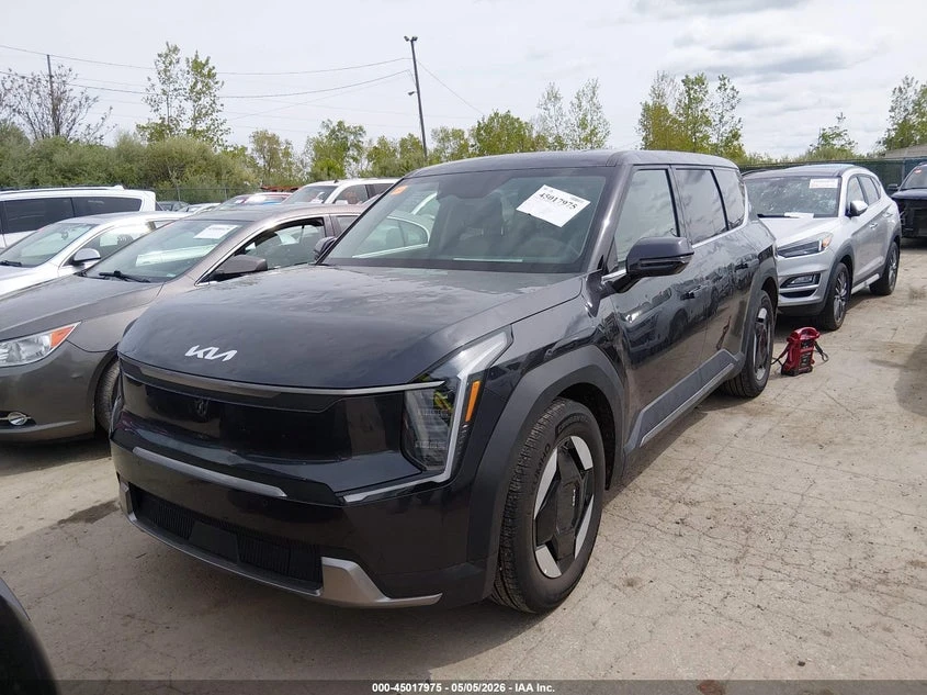 Kia EV9 Light Long Range, снимка 2 - Автомобили и джипове - 54832959