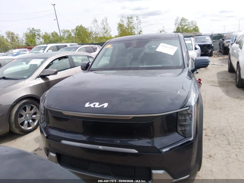 Kia EV9 Light Long Range, снимка 12 - Автомобили и джипове - 54832959