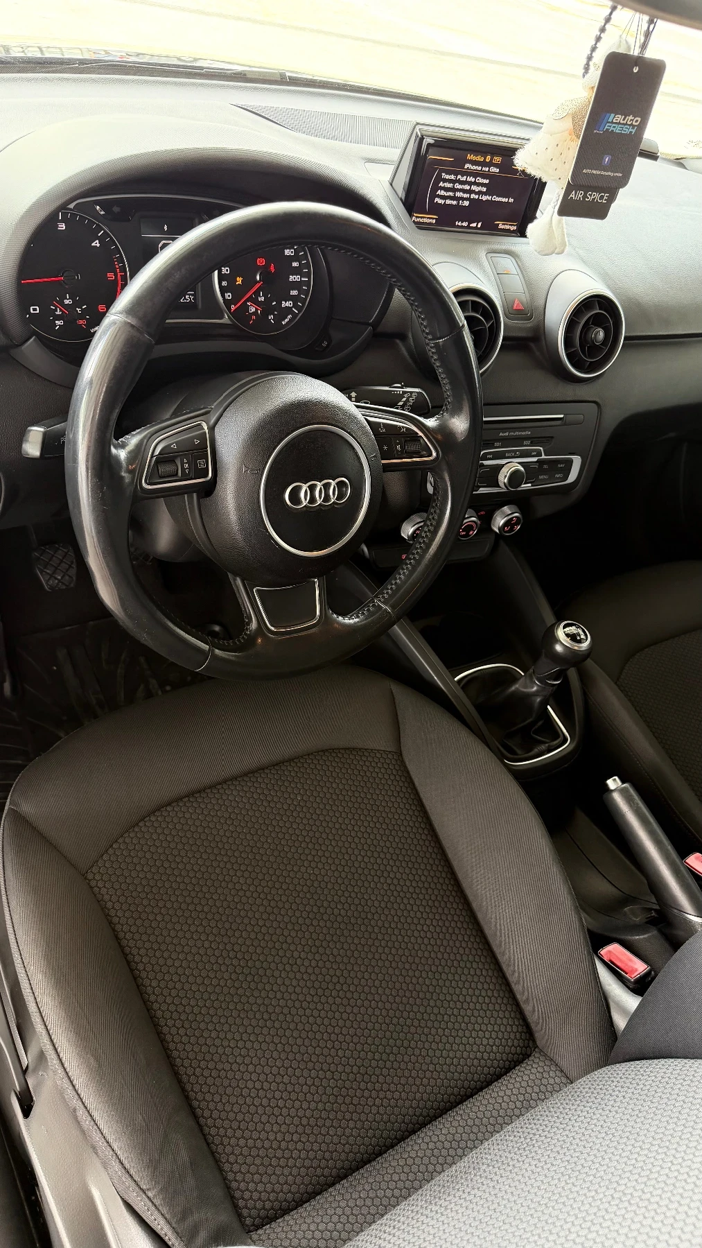 Audi A1 SPORTBACK, снимка 3 - Автомобили и джипове - 55326230