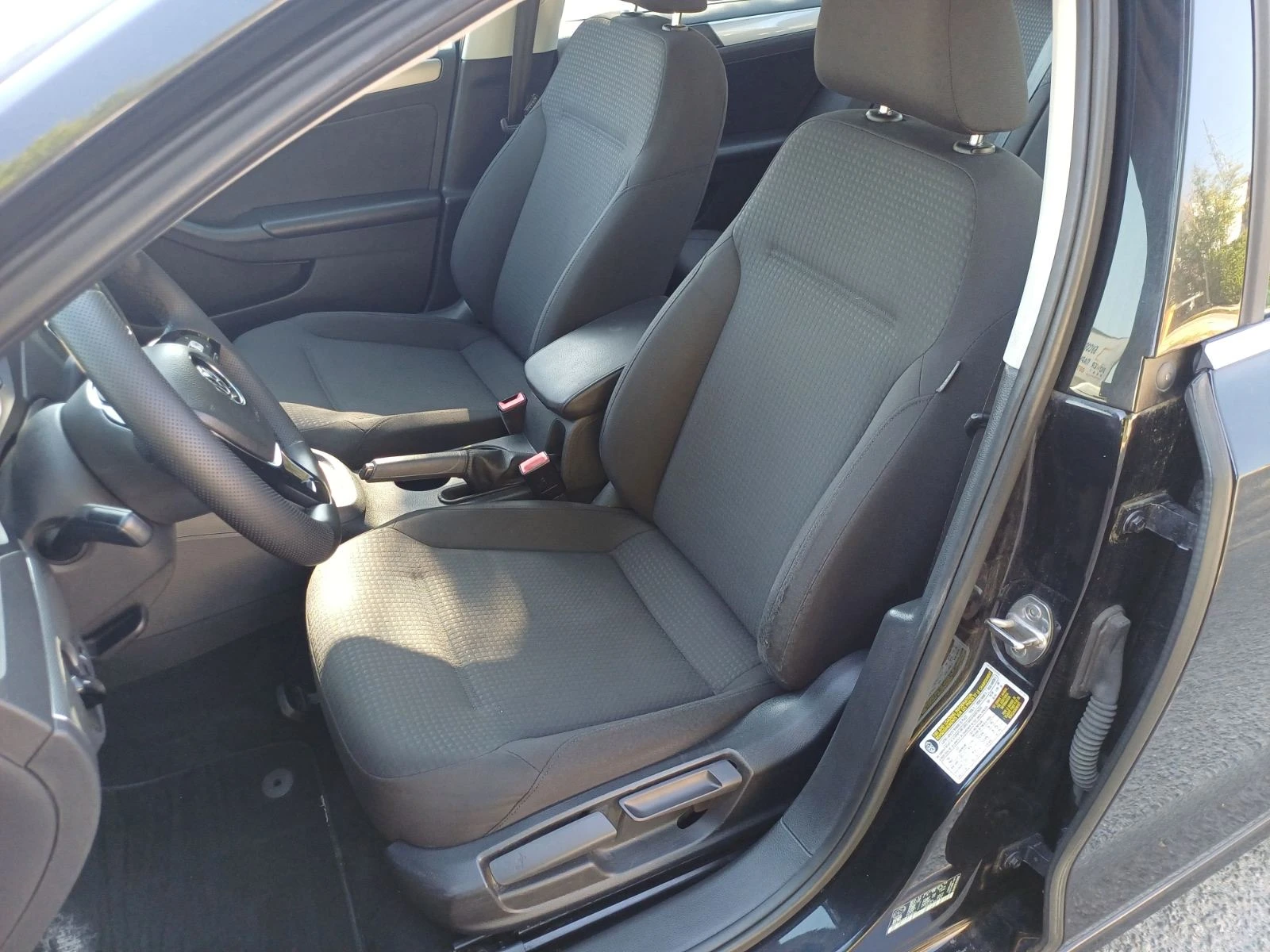 VW Jetta 1.4 TSI, снимка 11 - Автомобили и джипове - 56072616