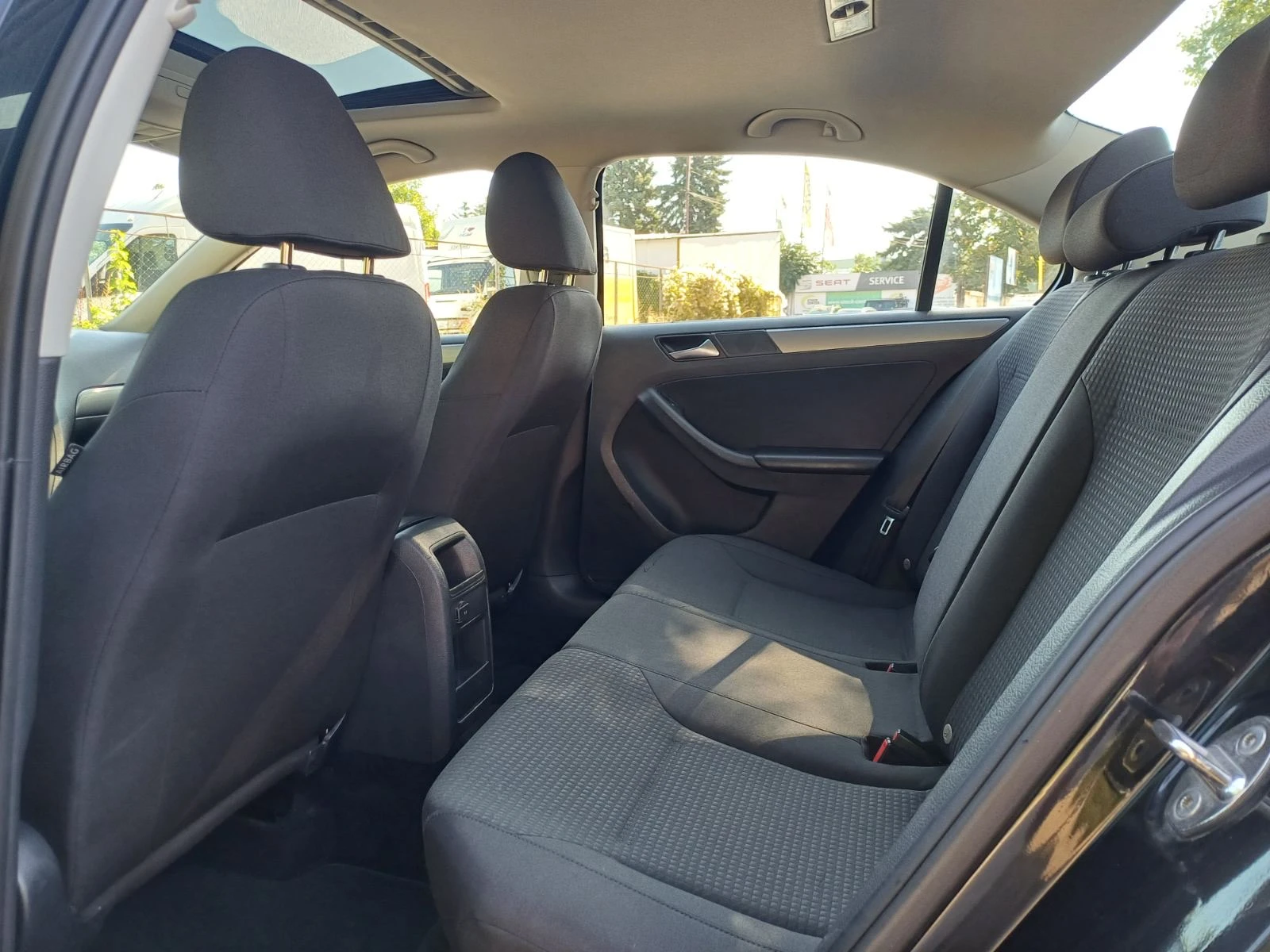 VW Jetta 1.4 TSI, снимка 15 - Автомобили и джипове - 56072616