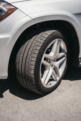 Mercedes-Benz GL 550 AMG-Designo | Harman-360 | Soft Close | Смени вер, снимка 10