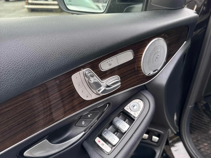 Mercedes-Benz GLC * 350e * CARFAX * БЕЗ ПЪРВОНАЧАЛНА ВНОСКА, снимка 12 - Автомобили и джипове - 52714524