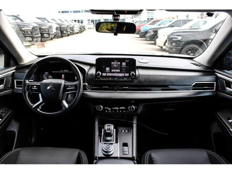 Mitsubishi Outlander * PHEV* CARFAX* АВТО КРЕДИТ* , снимка 12 - Автомобили и джипове - 52800189