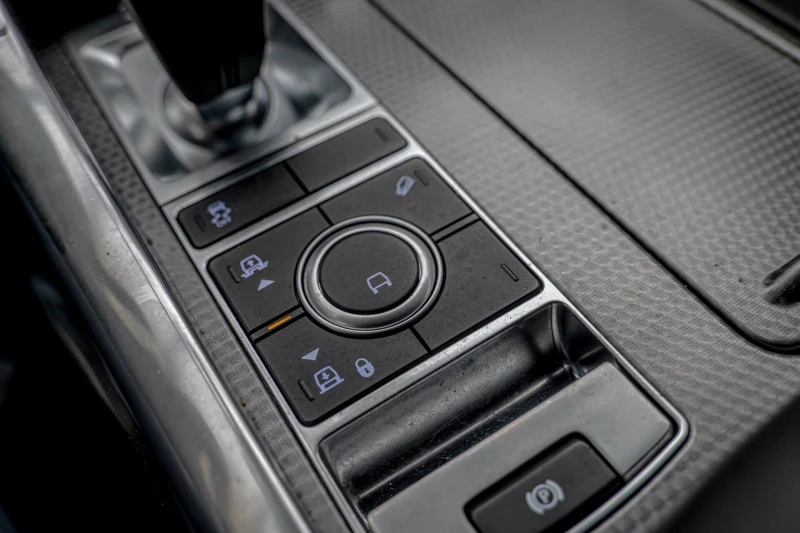 Land Rover Range Rover Sport 3.0d/Virtual/Подгрев/Kамера/Lane Assist/, снимка 12 - Автомобили и джипове - 53583400