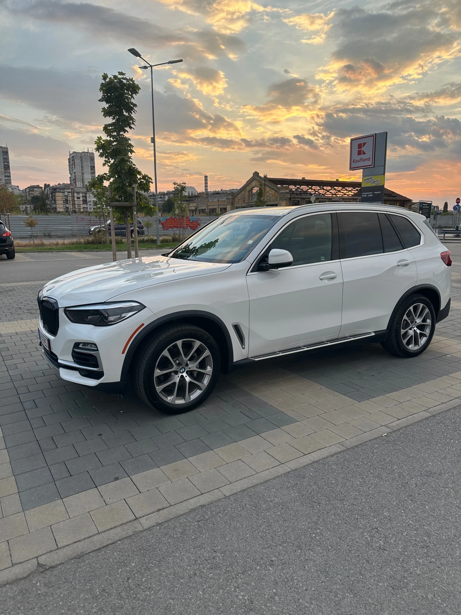 BMW X5 40i/ XDRIVE/ ПАНОРАМА/ 67500км!ЧЕРЕН ПЕТЪК - изображение 4