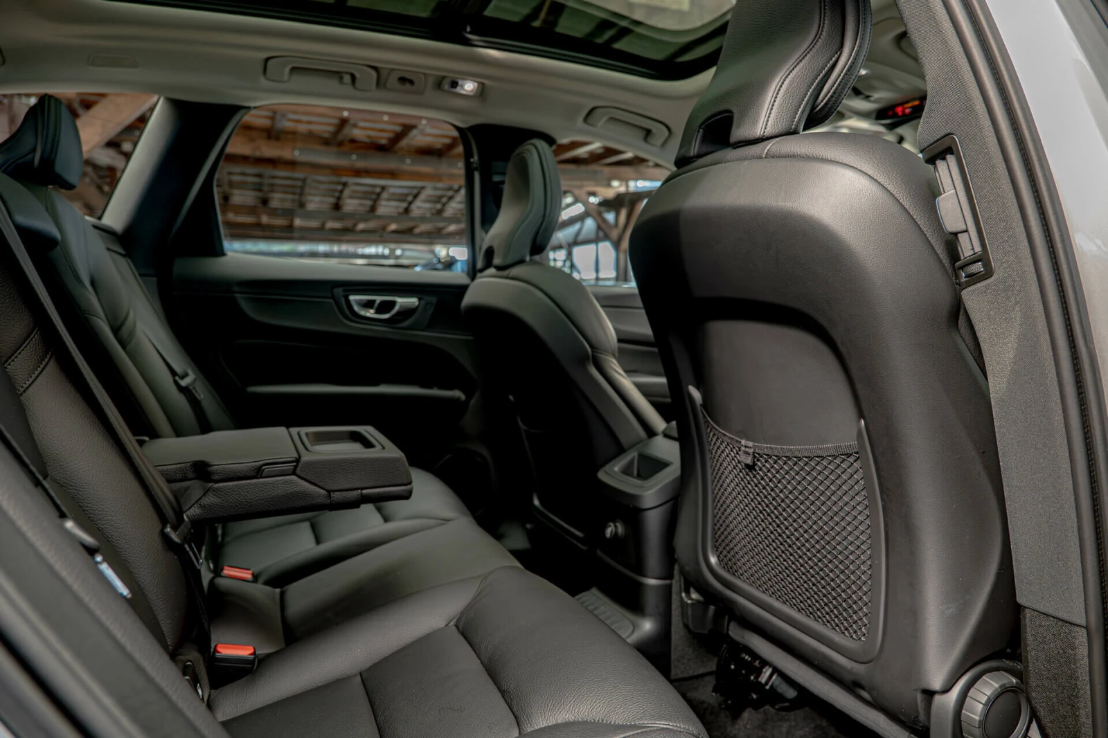 Volvo XC60 T8 Twen Plug in Hybrid/Inscription/AWD/Камера/Пано - изображение 8