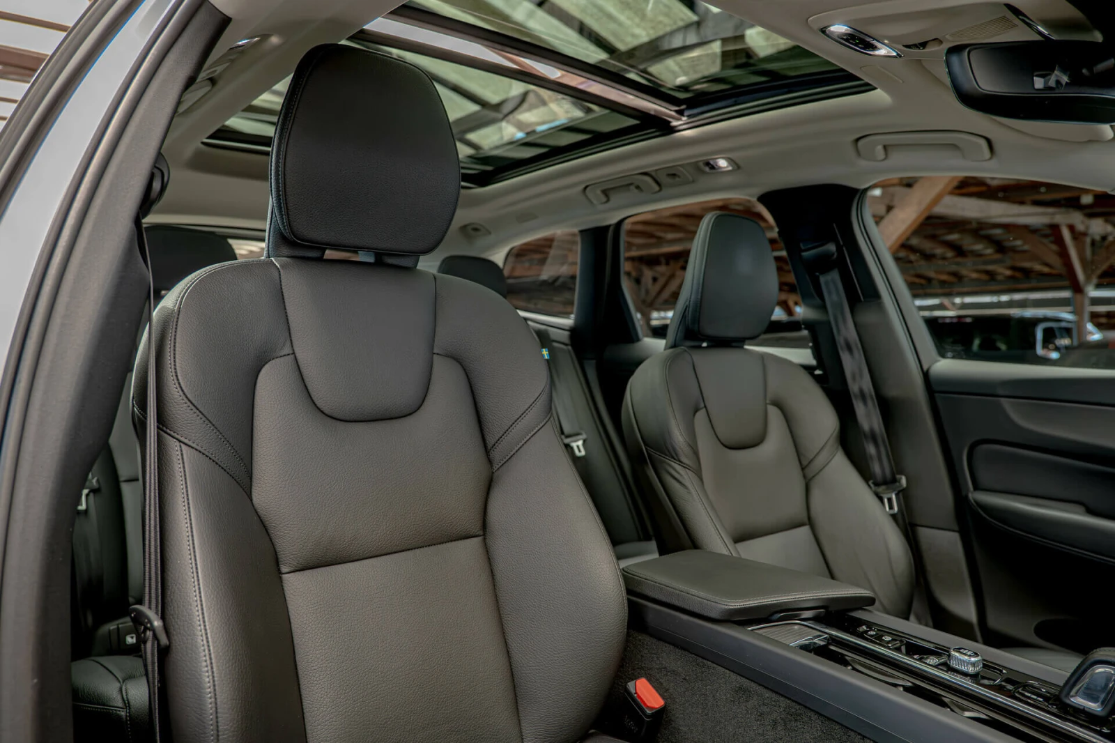 Volvo XC60 T8 Twen Plug in Hybrid/Inscription/AWD/Камера/Пано - изображение 9