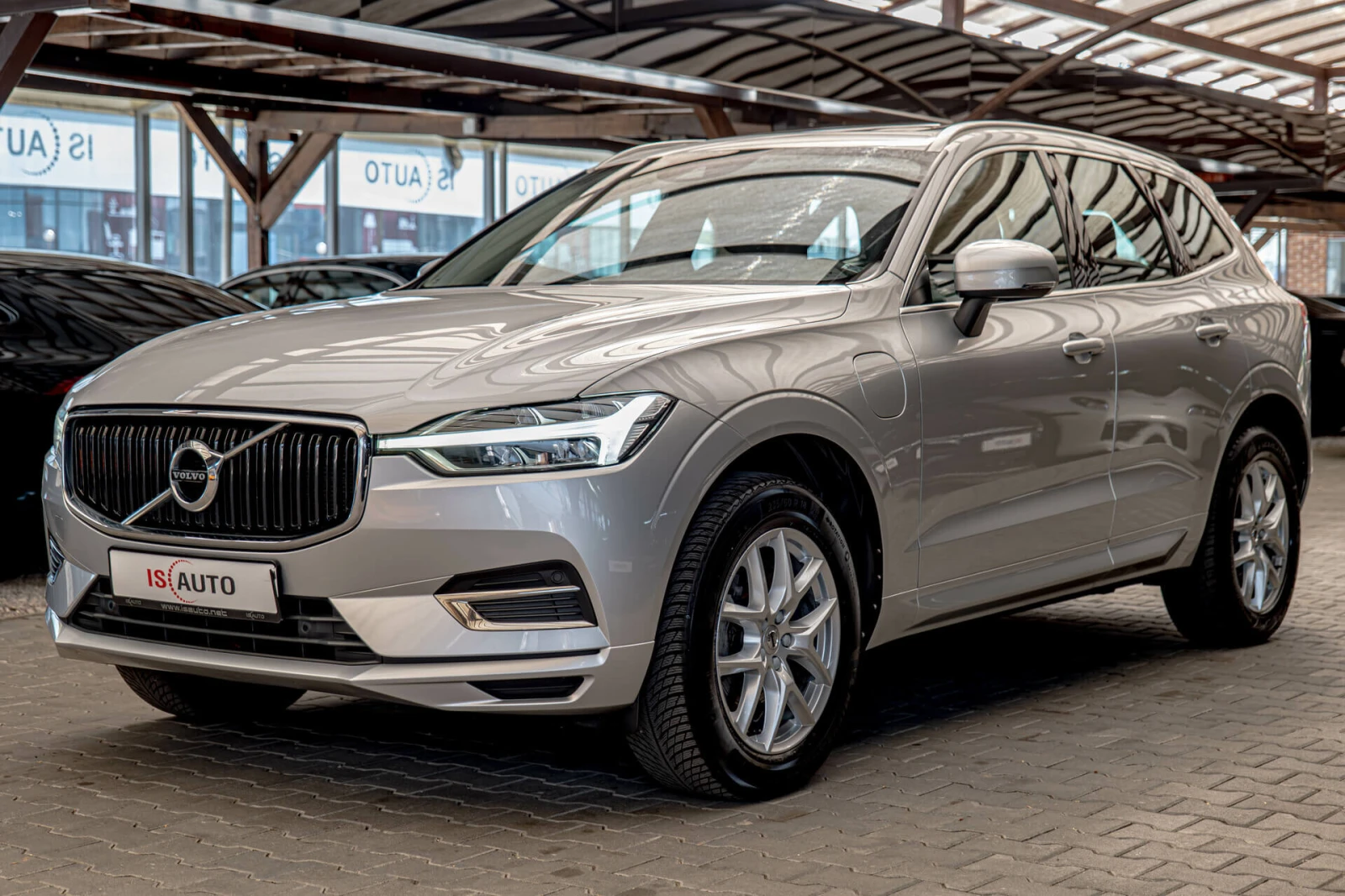 Volvo XC60 T8 Twen Plug in Hybrid/Inscription/AWD/Камера/Пано - изображение 2