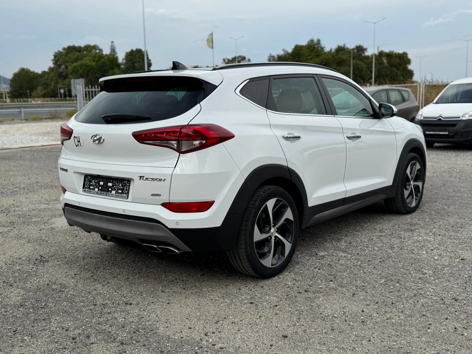Hyundai Tucson 2.0CRDI Vertex 185к.с 4WD - изображение 4