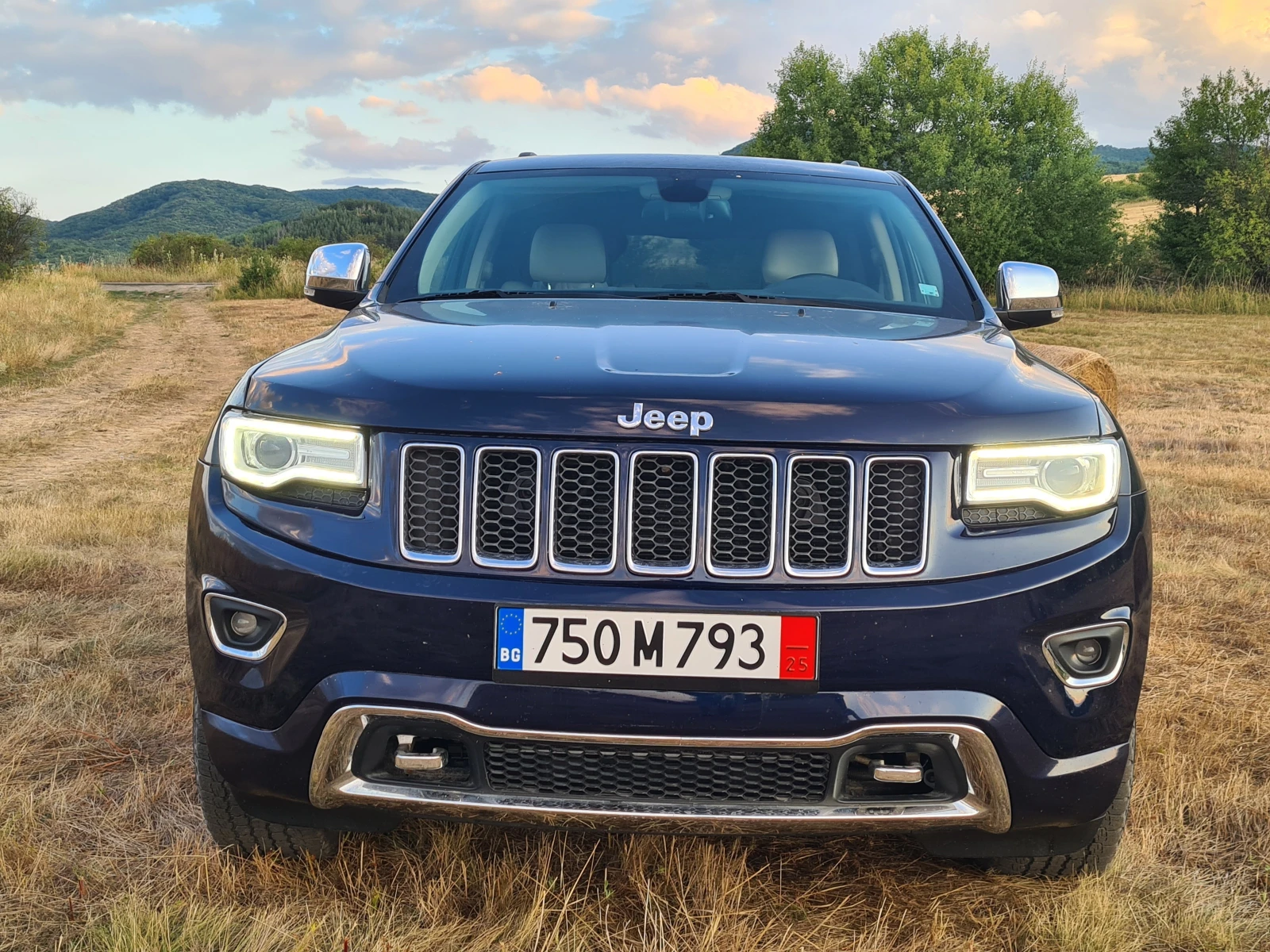 Jeep Grand cherokee Overland 5.7 HEMI - изображение 2