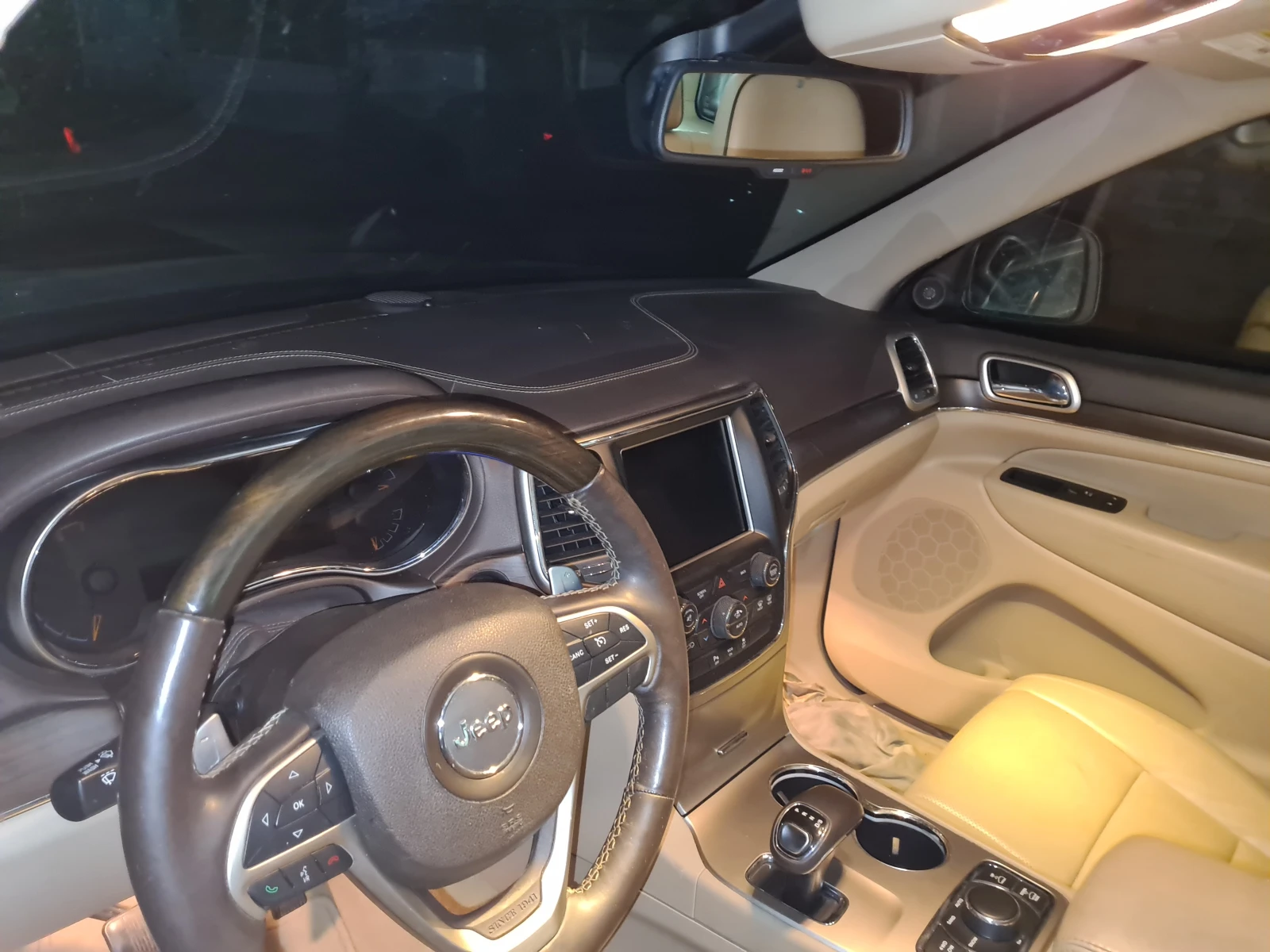 Jeep Grand cherokee Overland 5.7 HEMI - изображение 7