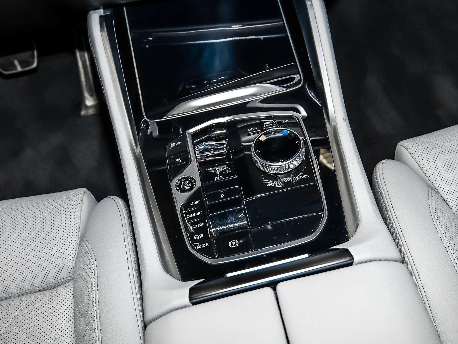 BMW X6 M60i/xDrive/FACELIFT/B&W/EXCLUSIV/PANO/22 | Mobile.bg   14