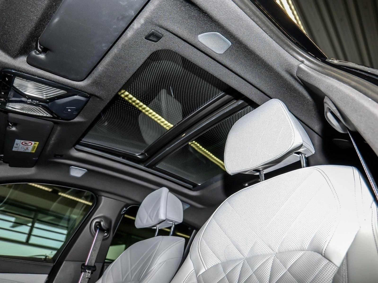 BMW X6 M60i/xDrive/FACELIFT/B&W/EXCLUSIV/PANO/22 - изображение 9