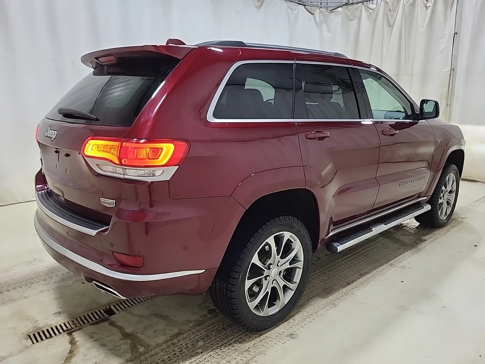 Jeep Grand cherokee * SUMMIT* * Aвтокредит* * Пълна сервизна история*  - изображение 4