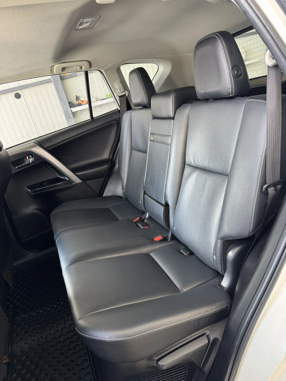 Toyota Rav4 2.5 HYBRID 4X4 LIMITED, снимка 11 - Автомобили и джипове - 53580835