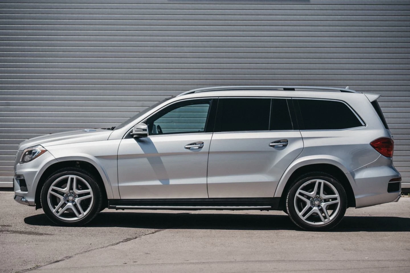 Mercedes-Benz GL 550 AMG-Designo | Harman-360 | Soft Close | Смени вер, снимка 7 - Автомобили и джипове - 55665716