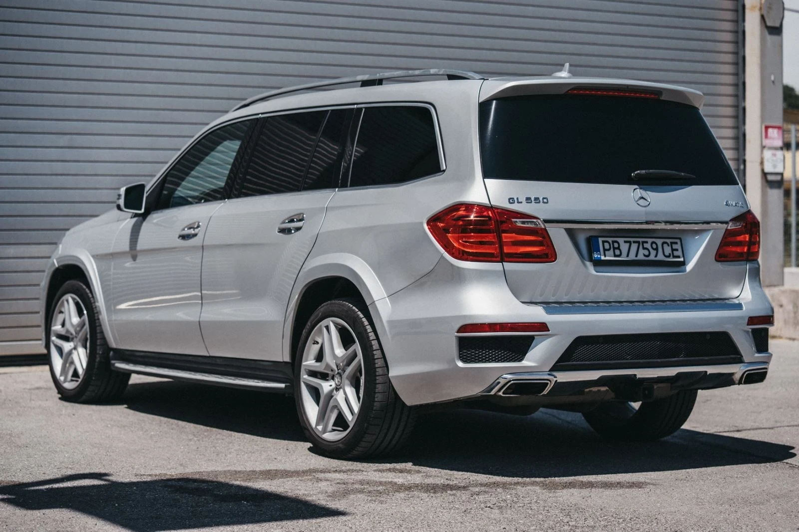 Mercedes-Benz GL 550 AMG-Designo | Harman-360 | Soft Close | Смени вер, снимка 5 - Автомобили и джипове - 55665716