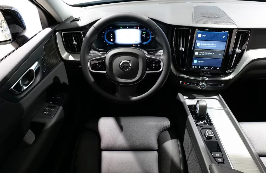 Volvo XC60 T6/PLUS-DARK/398HP/RECHARGE/PANO/AWD/360/H&K/6267q, снимка 7 - Автомобили и джипове - 55740254