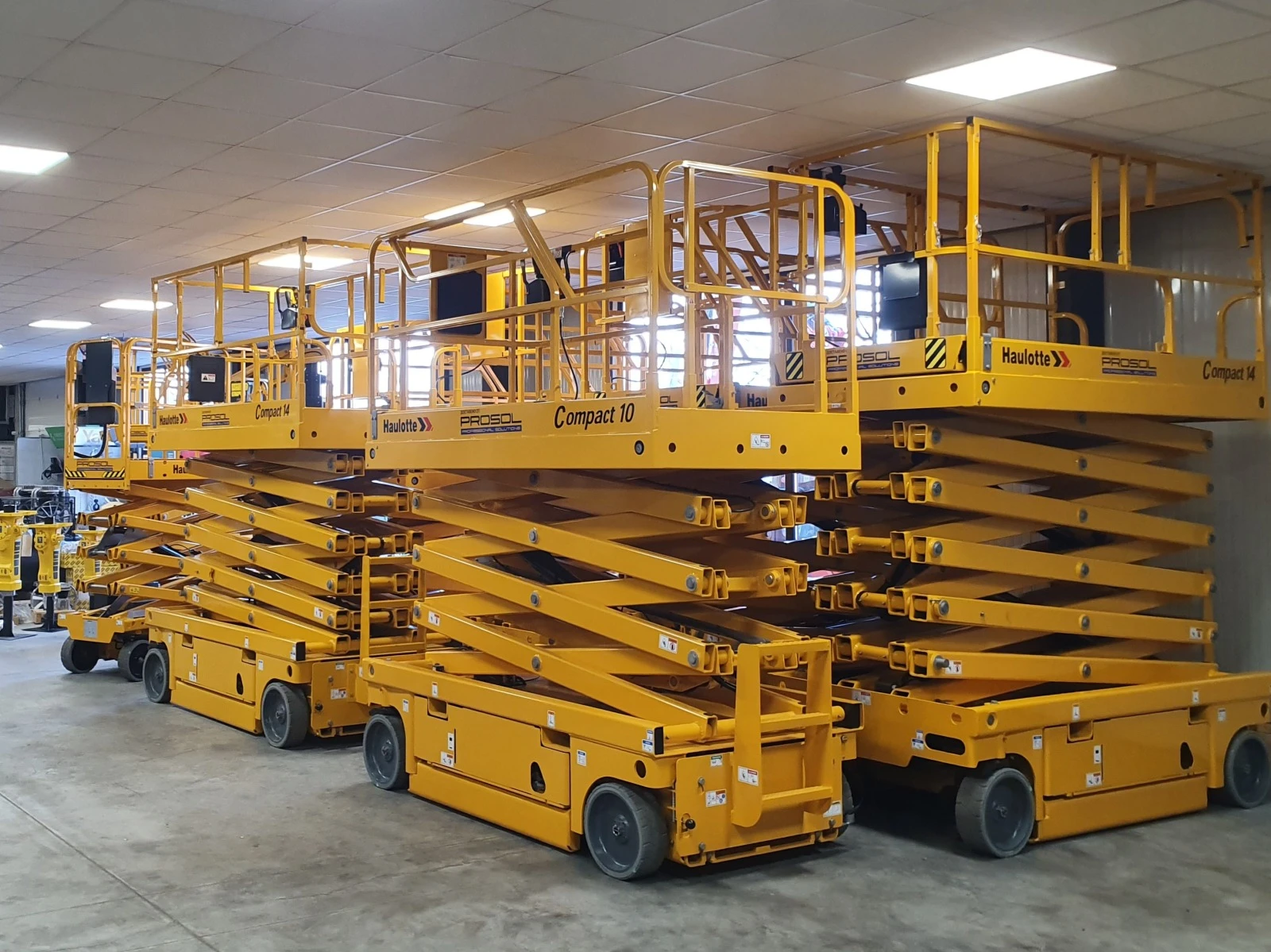 Платформи Haulotte Compact 8, 10, 12, 14, снимка 1