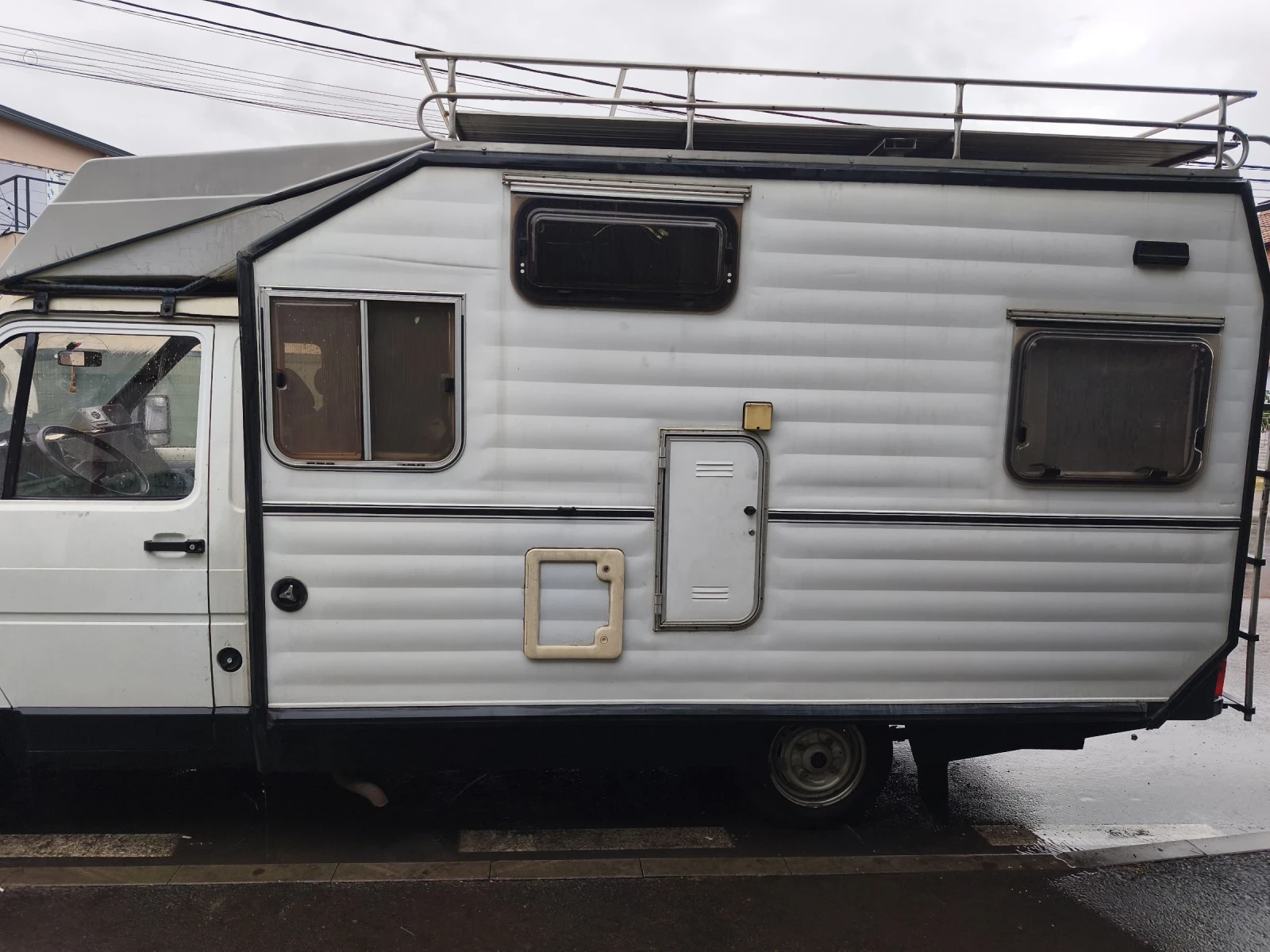 Кемпер Renault Trafik, снимка 5 - Каравани и кемпери - 55096998