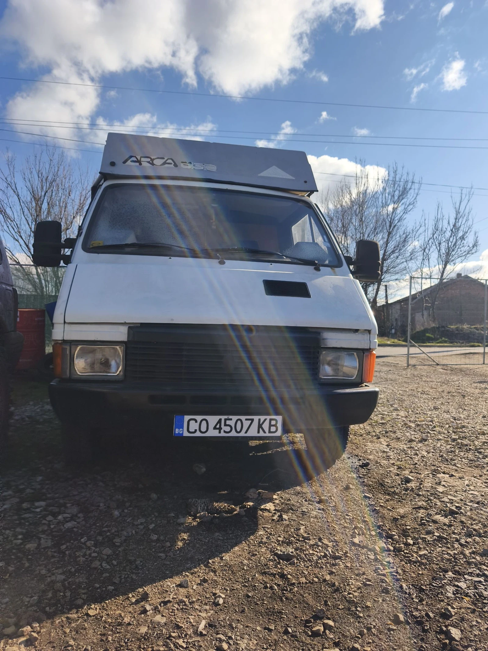 Кемпер Renault Trafik, снимка 2 - Каравани и кемпери - 55096998