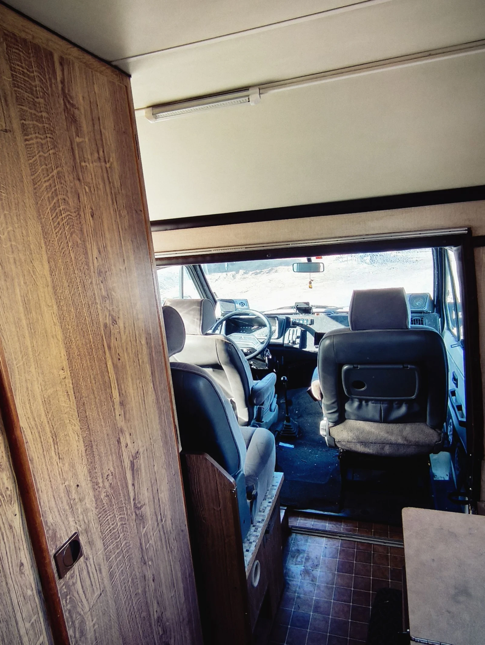 Кемпер Renault Trafik, снимка 6 - Каравани и кемпери - 55096998