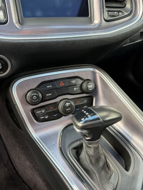 Dodge Challenger 5.7 HEMI, снимка 15