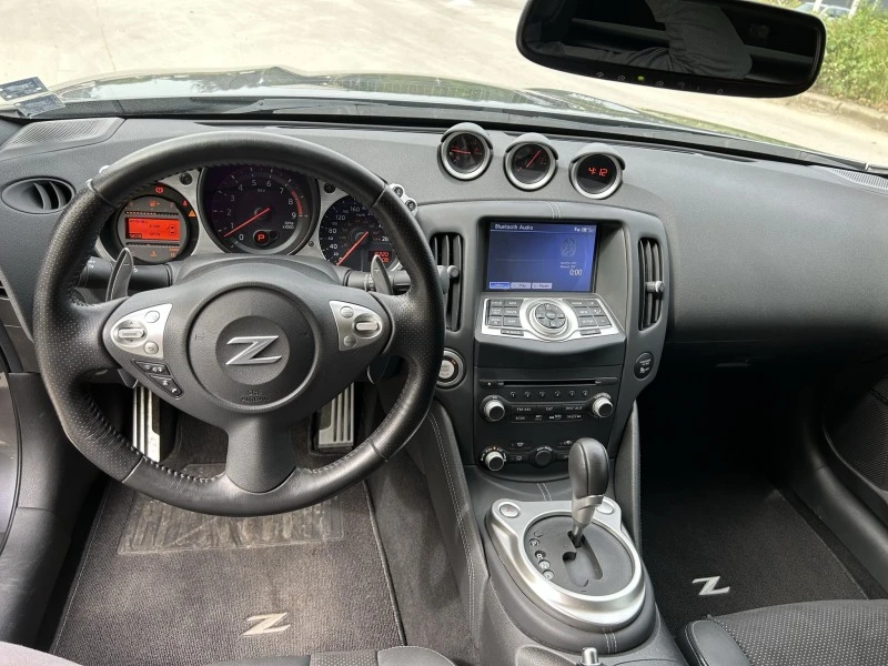 Nissan 370Z, снимка 10 - Автомобили и джипове - 47489230