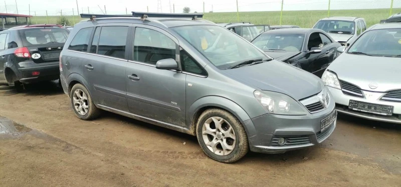 Opel Zafira 1.9, снимка 2 - Автомобили и джипове - 45775943