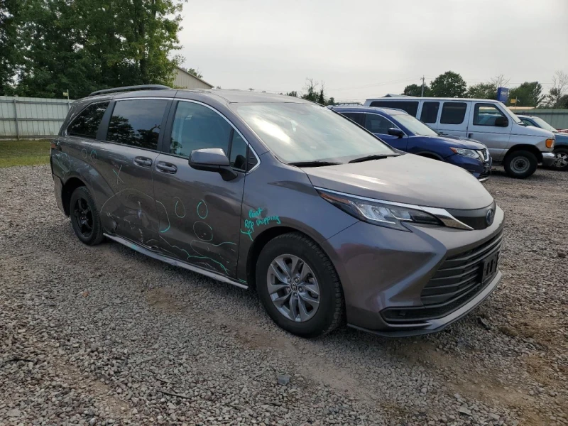 Toyota Sienna LE AWD 8-Passenger, снимка 2 - Автомобили и джипове - 47434829