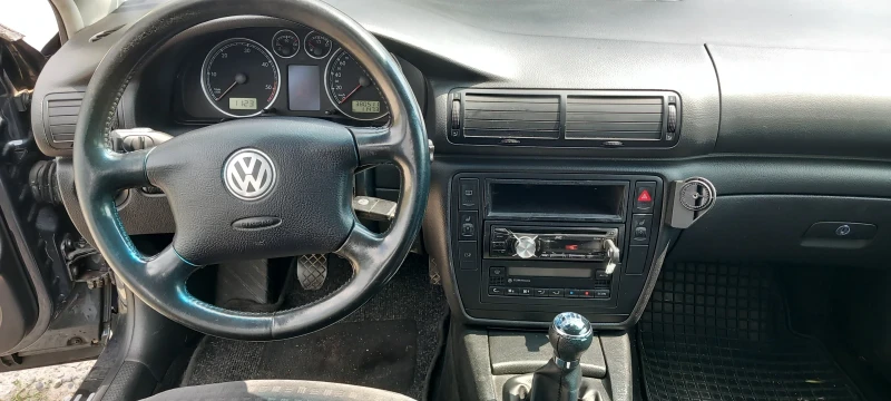 VW Passat, снимка 11 - Автомобили и джипове - 48484062