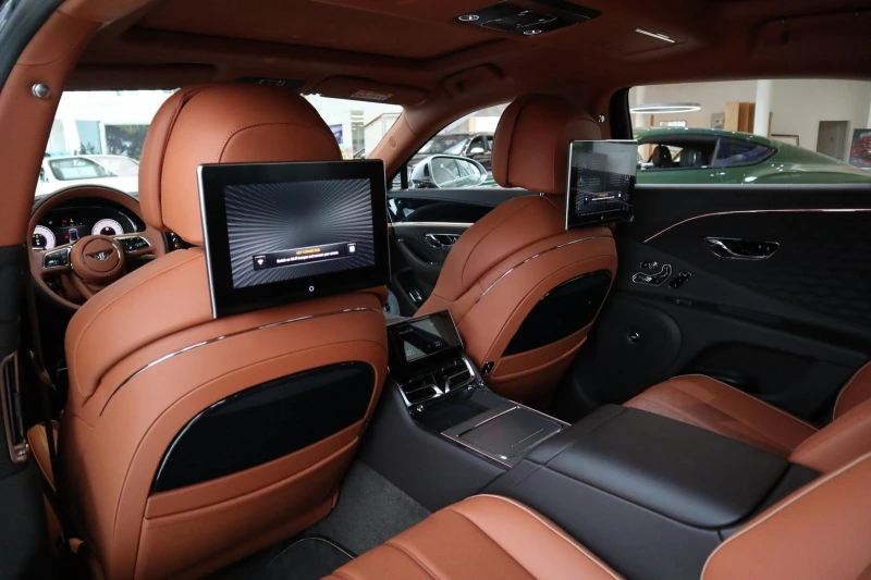 Bentley Flying Spur V8 HYBRID MULLINER NAIM PANO, снимка 17 - Автомобили и джипове - 51508973