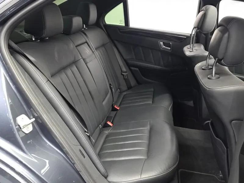 Mercedes-Benz E 250 4MATIC AVANTGARDE, снимка 11 - Автомобили и джипове - 55719686