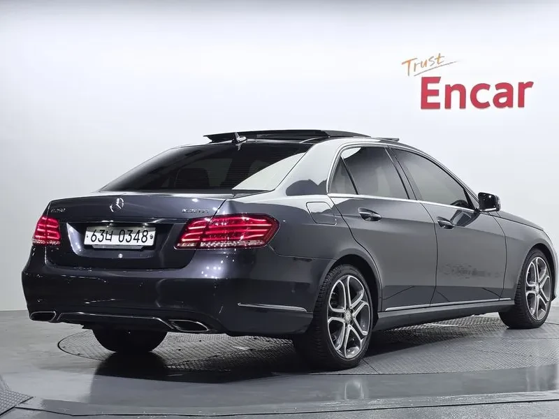 Mercedes-Benz E 250 4MATIC AVANTGARDE, снимка 2 - Автомобили и джипове - 55719686