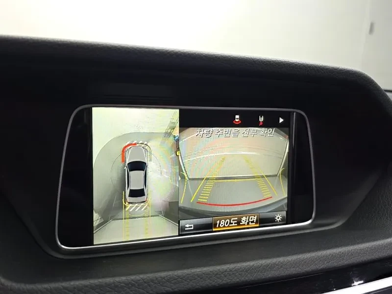 Mercedes-Benz E 250 4MATIC AVANTGARDE, снимка 16 - Автомобили и джипове - 55719686