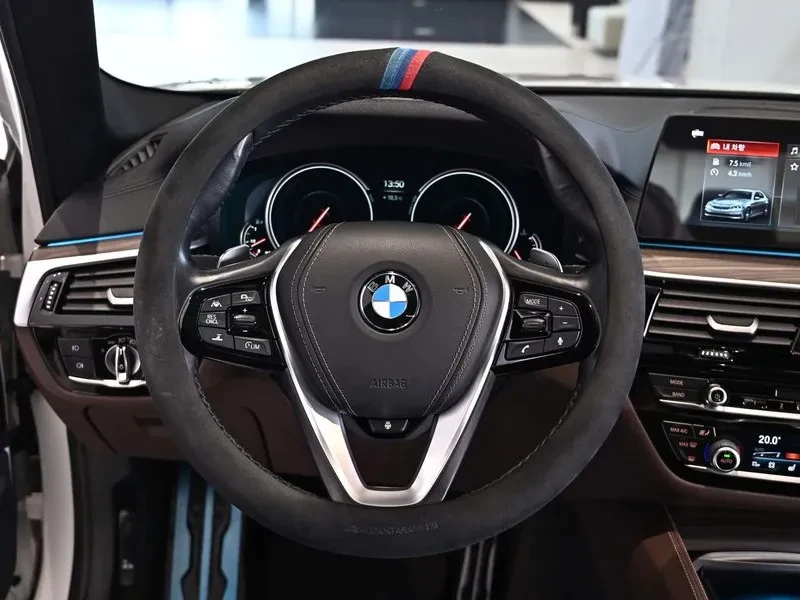BMW 530 xDrive M Sports Plus, снимка 16 - Автомобили и джипове - 56071410