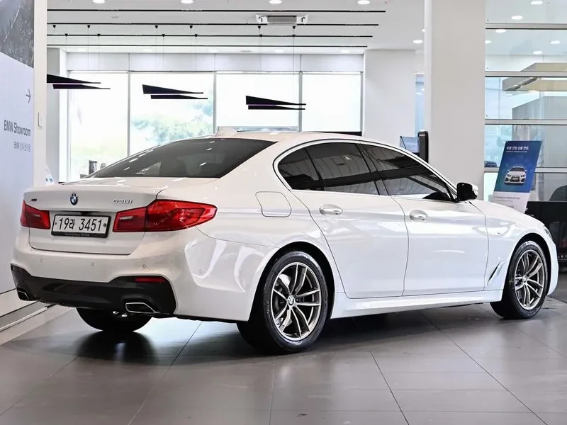 BMW 530 xDrive M Sports Plus, снимка 4 - Автомобили и джипове - 56071410