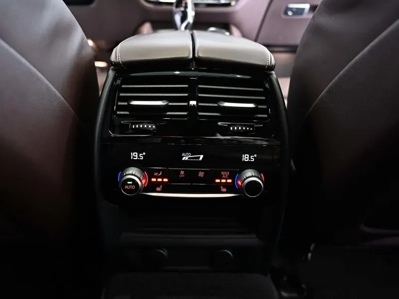 BMW 530 xDrive M Sports Plus, снимка 17 - Автомобили и джипове - 56071410