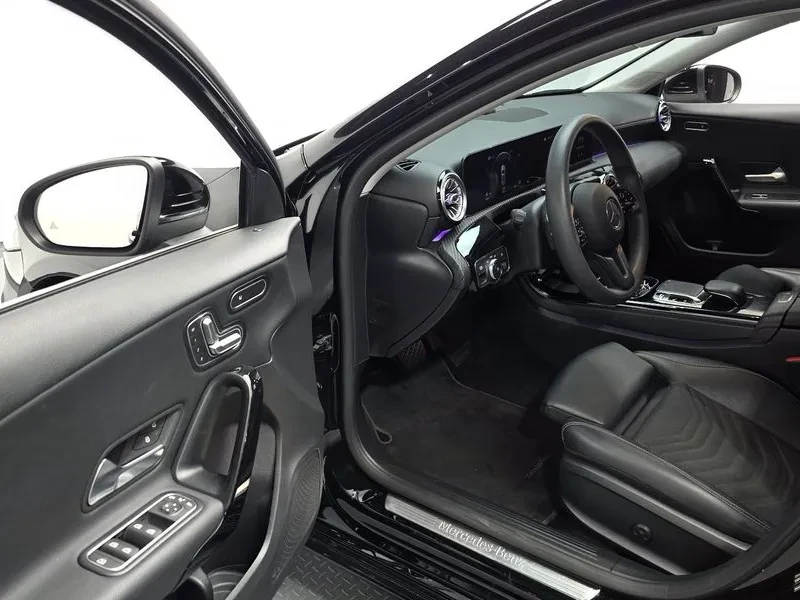 Mercedes-Benz A 220 Hatchback, снимка 10 - Автомобили и джипове - 56084072