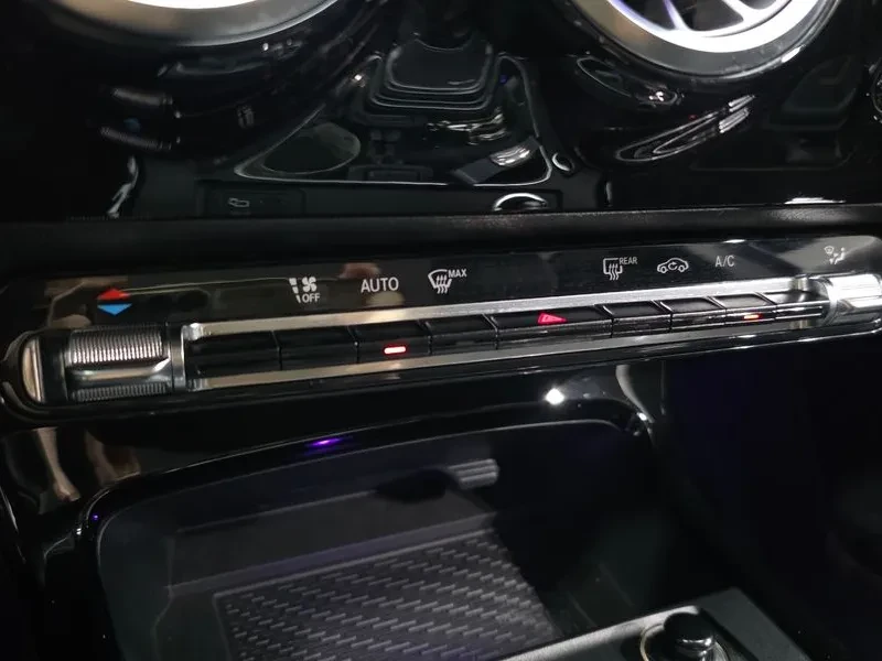 Mercedes-Benz A 220 Hatchback, снимка 16 - Автомобили и джипове - 56084072