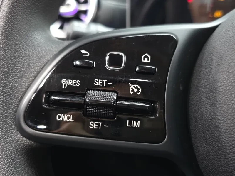 Mercedes-Benz A 220 Hatchback, снимка 17 - Автомобили и джипове - 56084072