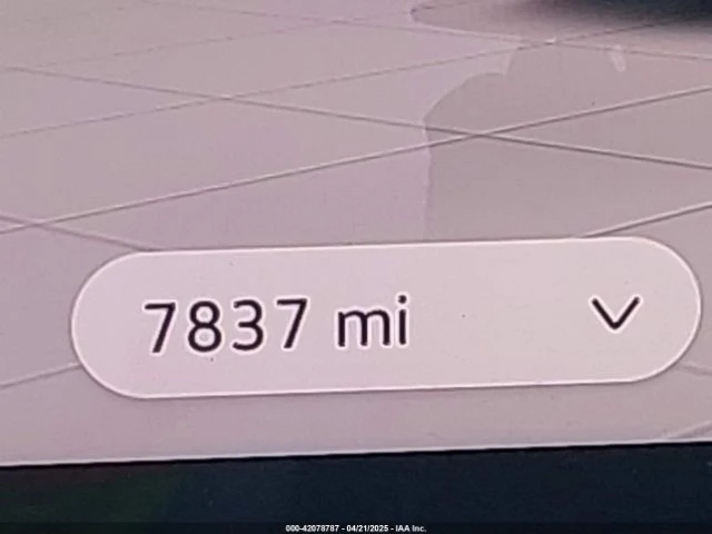 VW ID.4 S* ПОДГРЕВ* КАМЕРА* ПАМЕТ* CARPLAY* КРАЙНА ЦЕНА* , снимка 11 - Автомобили и джипове - 56229352