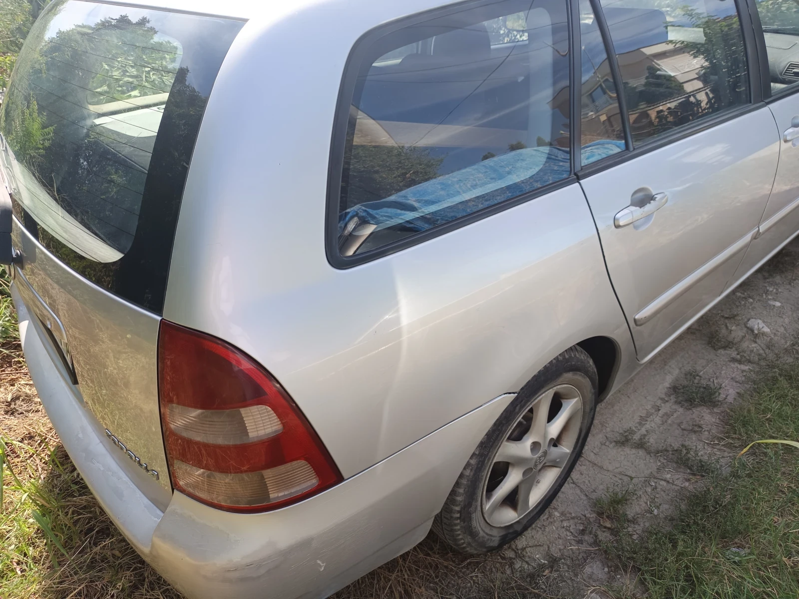Toyota Corolla Комби - изображение 4