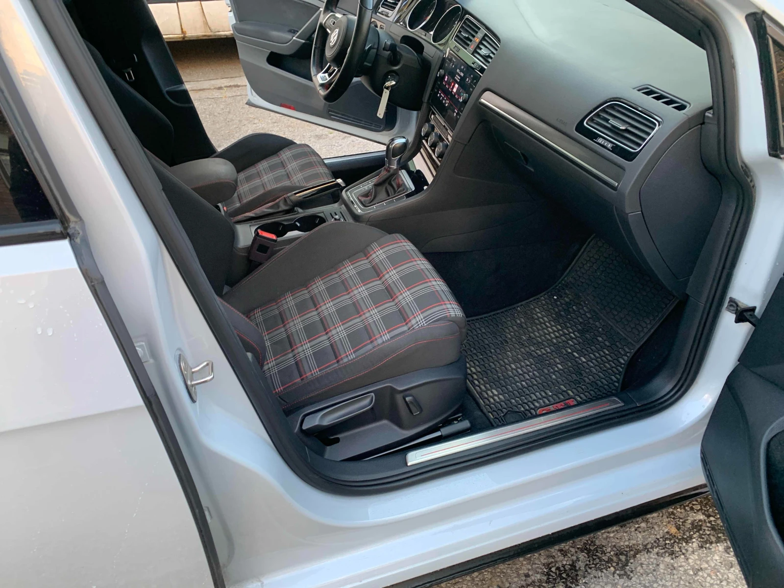 VW Golf * GTI* CARFAX *    | Mobile.bg   9