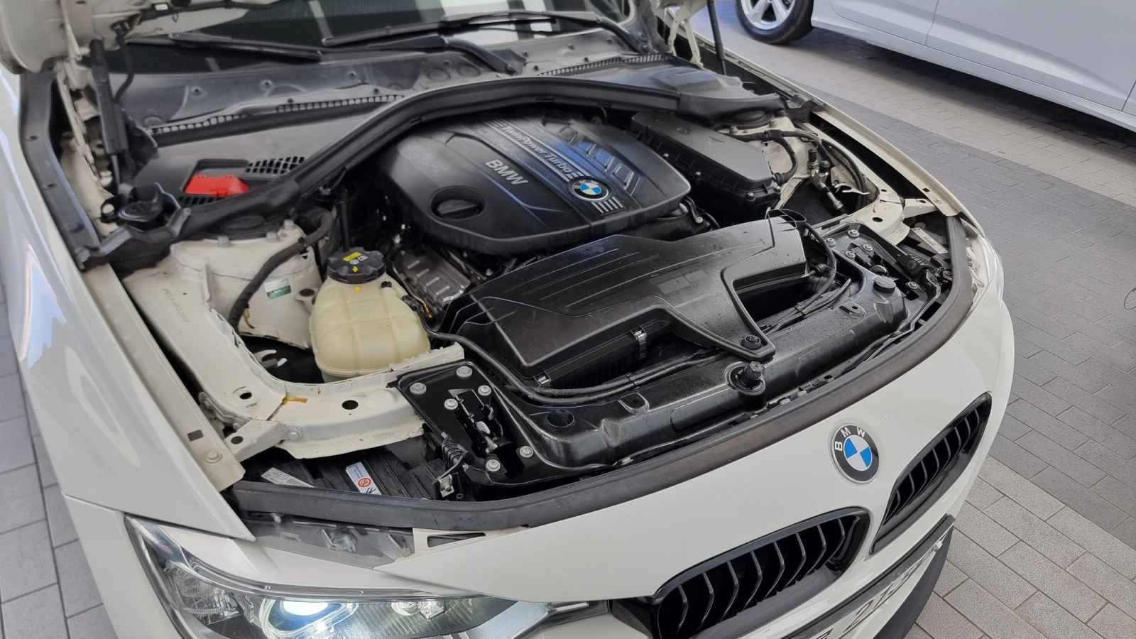 BMW 320 M-Performance EDITION autogeorge.com - изображение 6