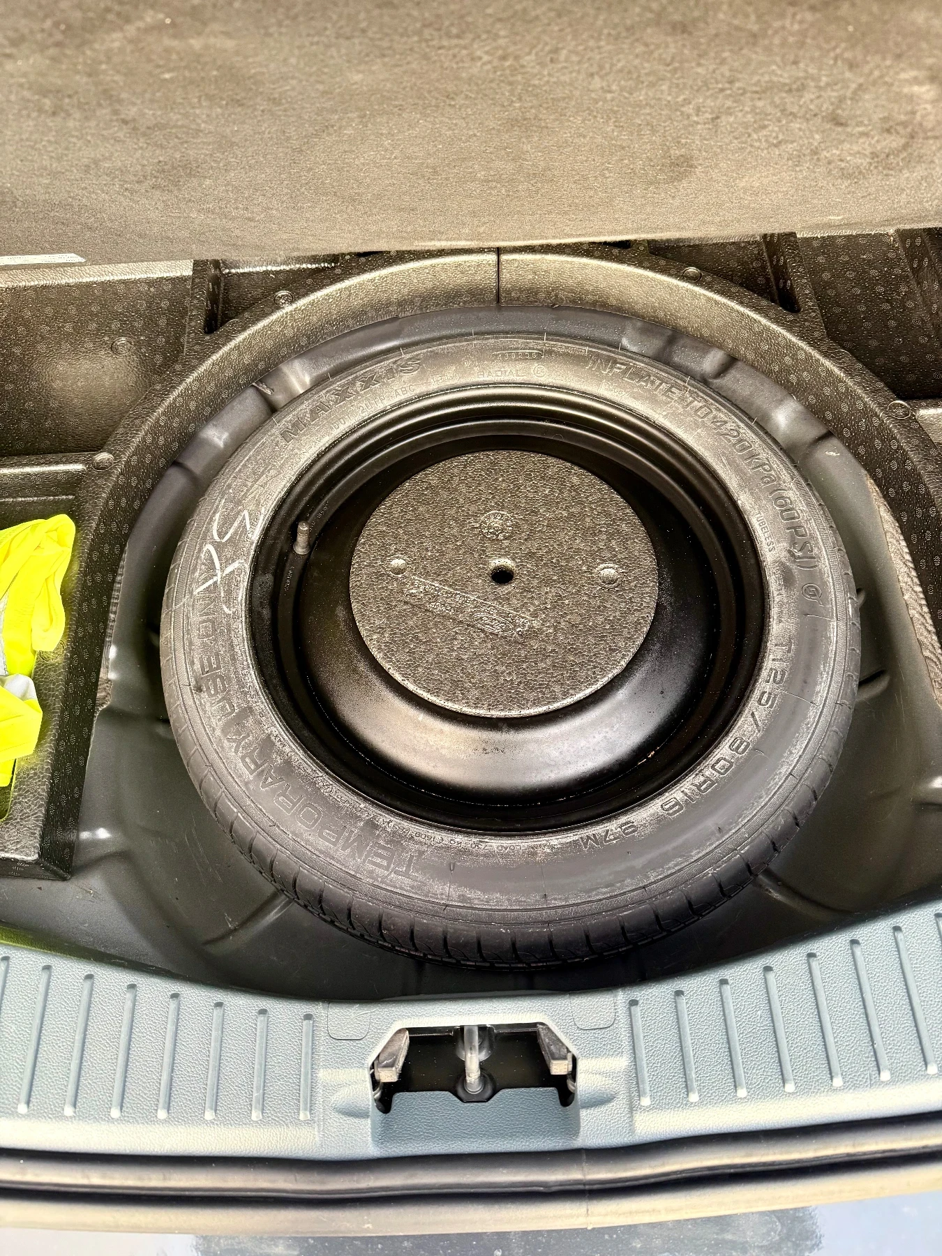 Ford C-max 1.6 D 116 k.c. Titanium  - изображение 8