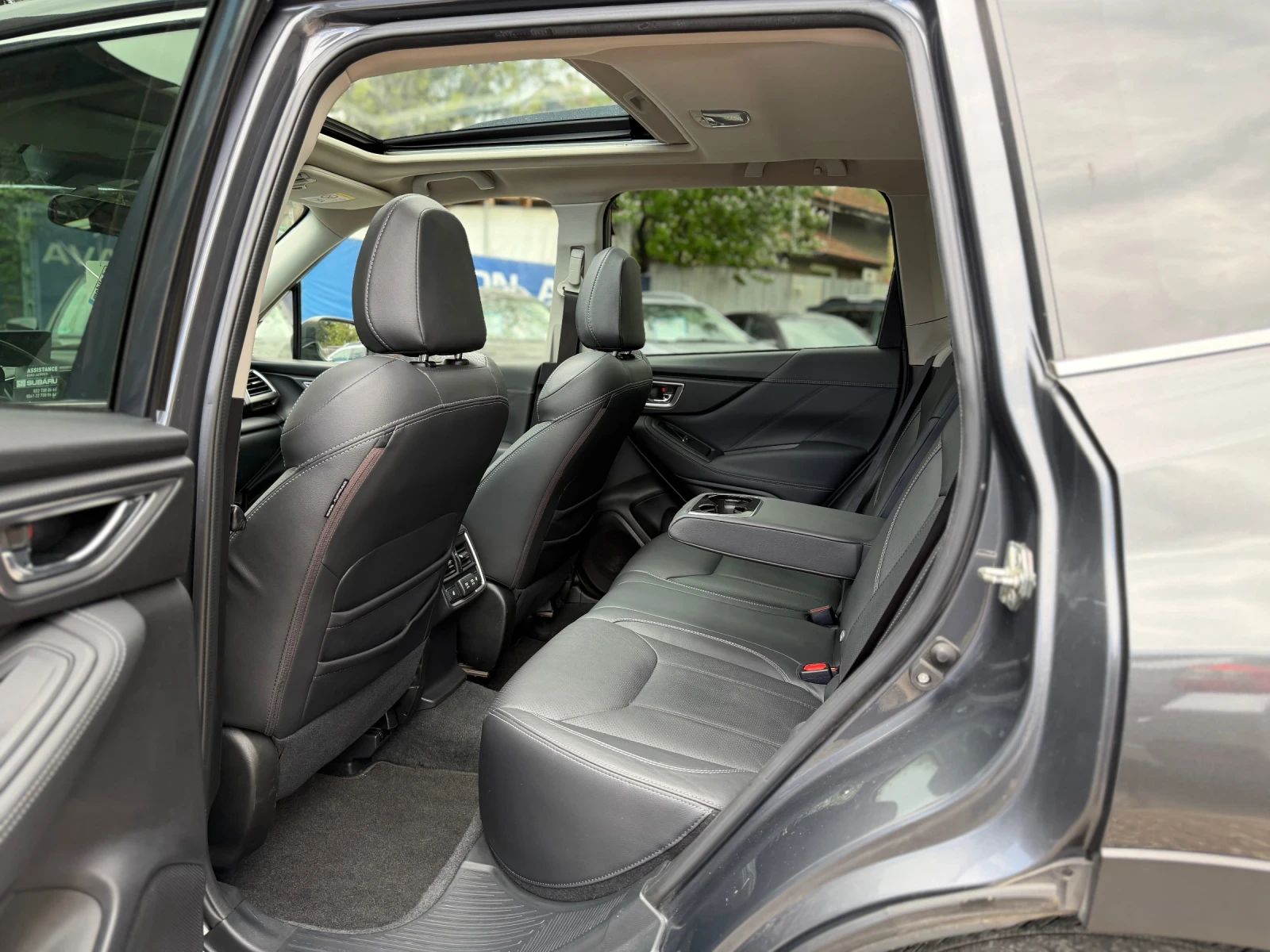 Subaru Forester 2.0 Hybrid * LUXURY* , снимка 14 - Автомобили и джипове - 54387225