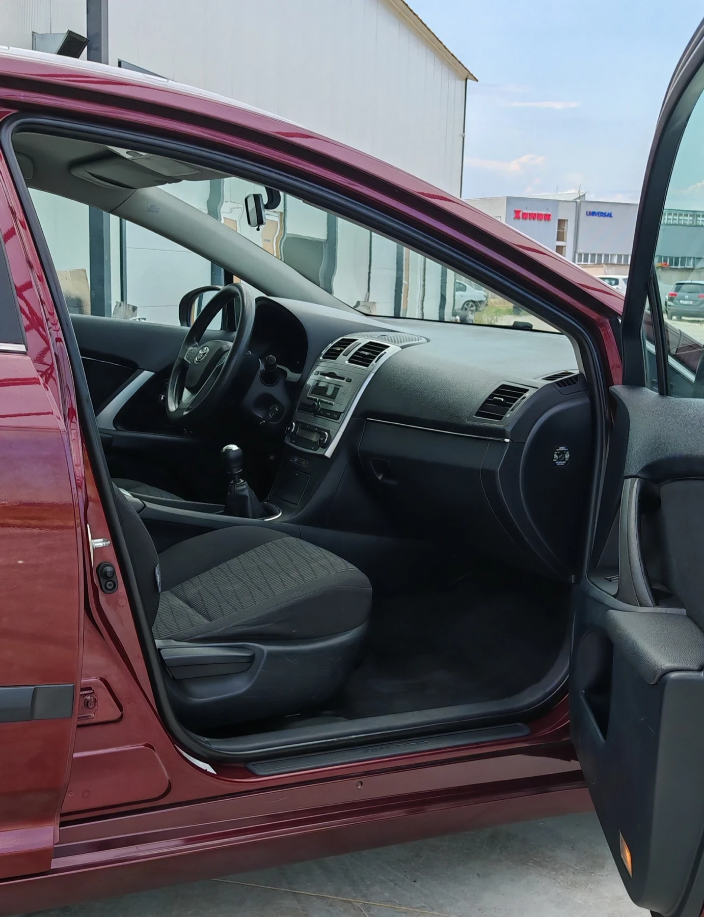 Toyota Avensis 2.0D4D Facelift* ISOFIX* LED* КЛИМАТИК* AUX/USB, снимка 9 - Автомобили и джипове - 55003875