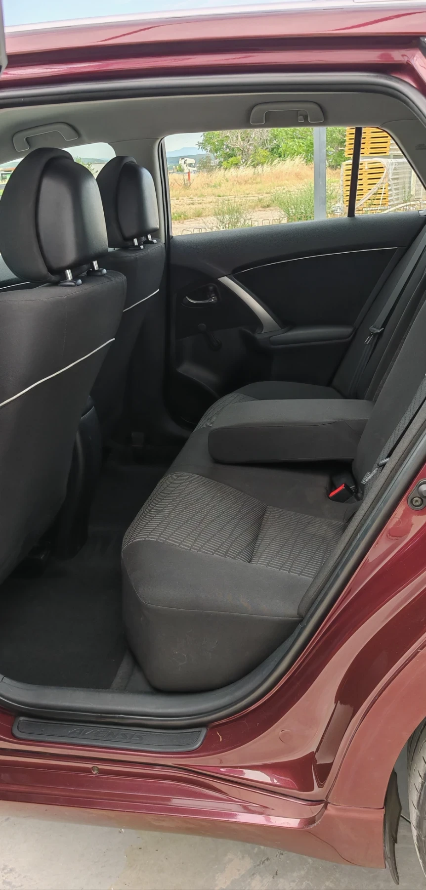 Toyota Avensis 2.0D4D Facelift* ISOFIX* LED* КЛИМАТИК* AUX/USB, снимка 10 - Автомобили и джипове - 55003875